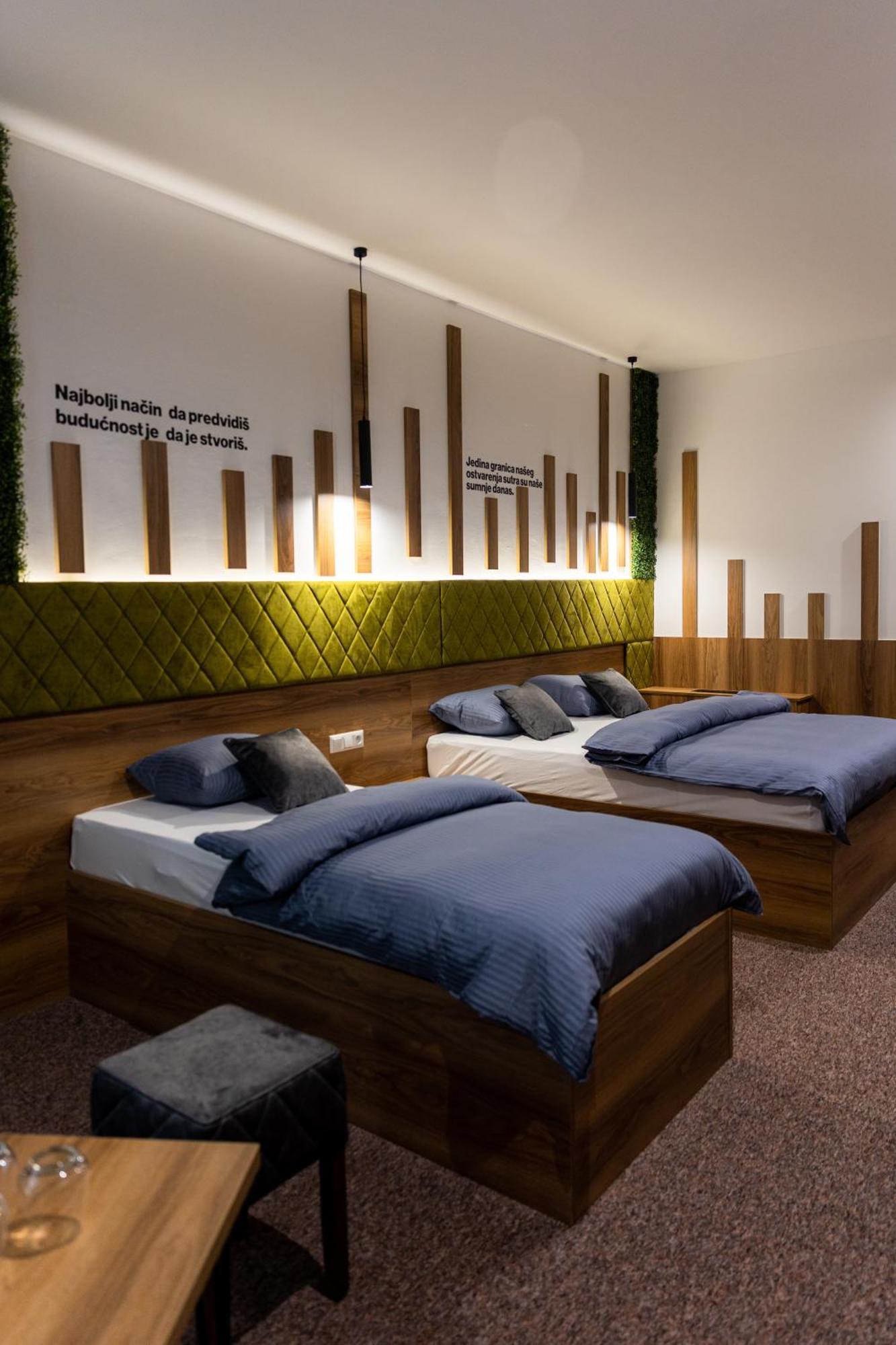 טראווניק Hostel Tron מראה חיצוני תמונה