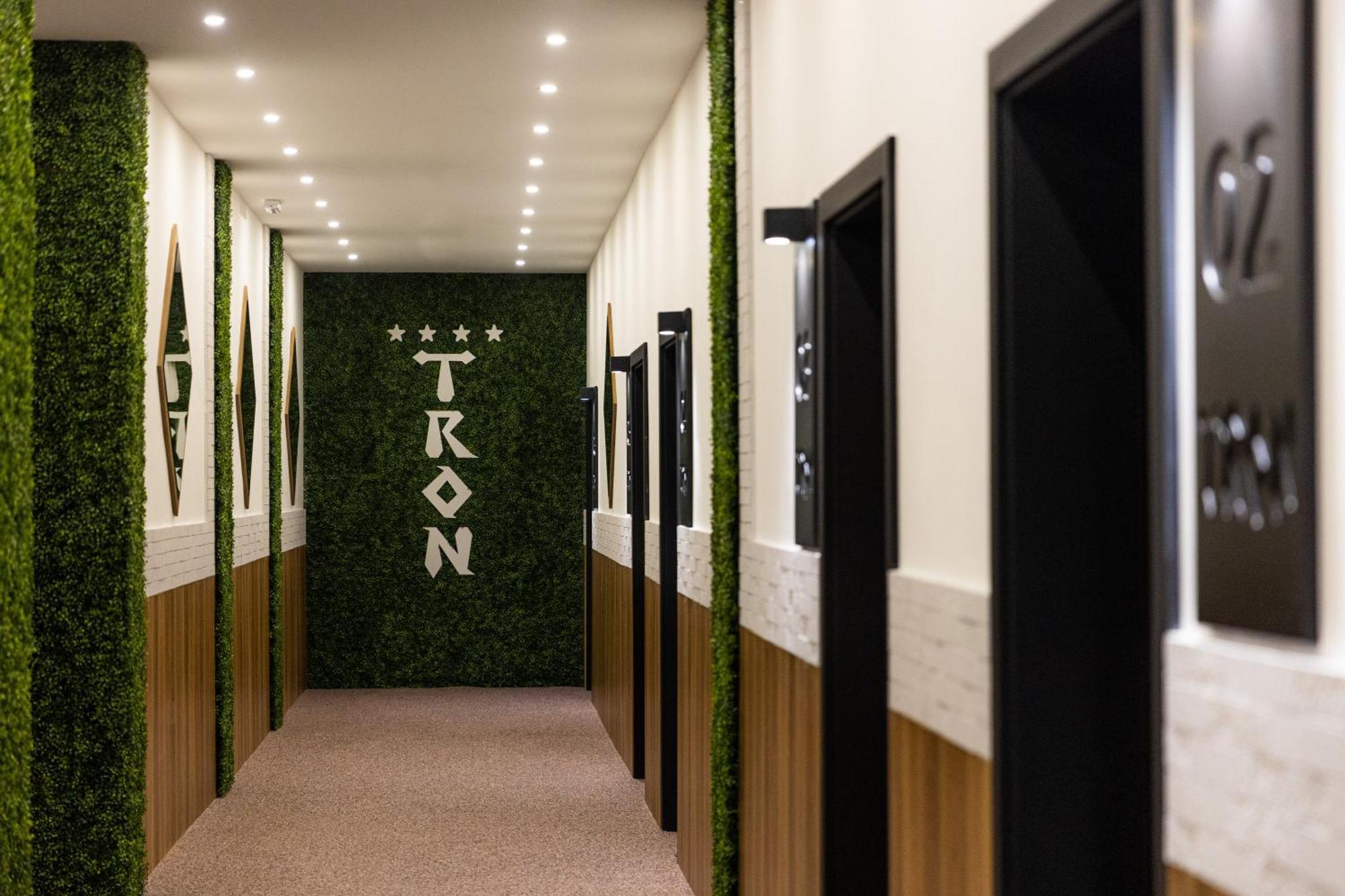 טראווניק Hostel Tron מראה חיצוני תמונה