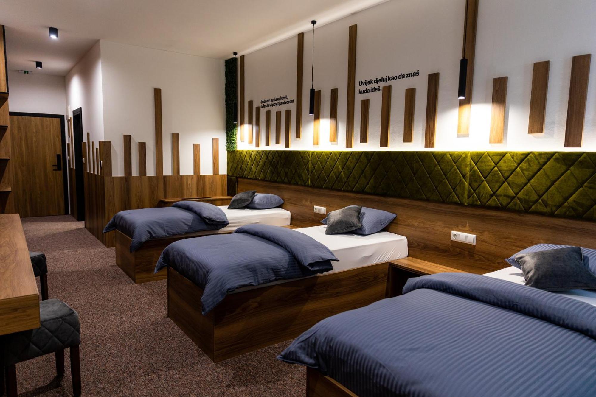 טראווניק Hostel Tron מראה חיצוני תמונה