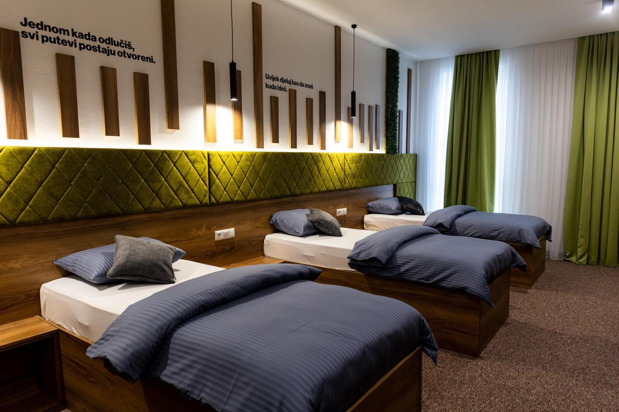 טראווניק Hostel Tron מראה חיצוני תמונה