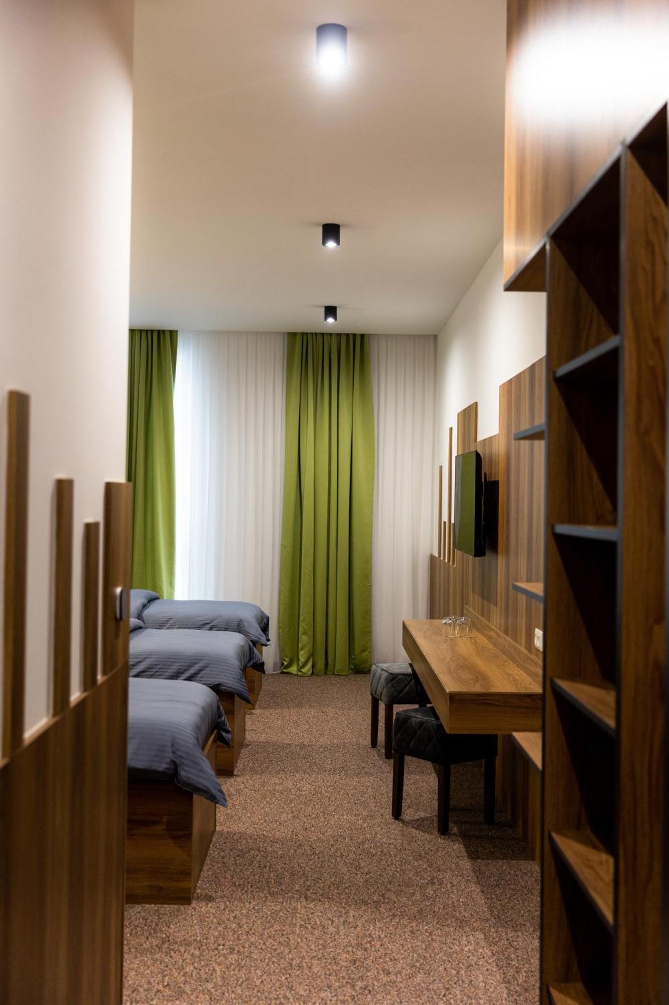 טראווניק Hostel Tron מראה חיצוני תמונה