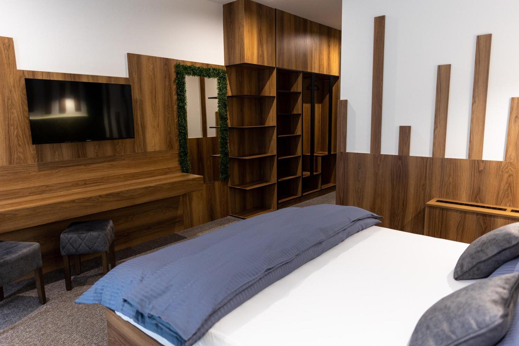 טראווניק Hostel Tron מראה חיצוני תמונה