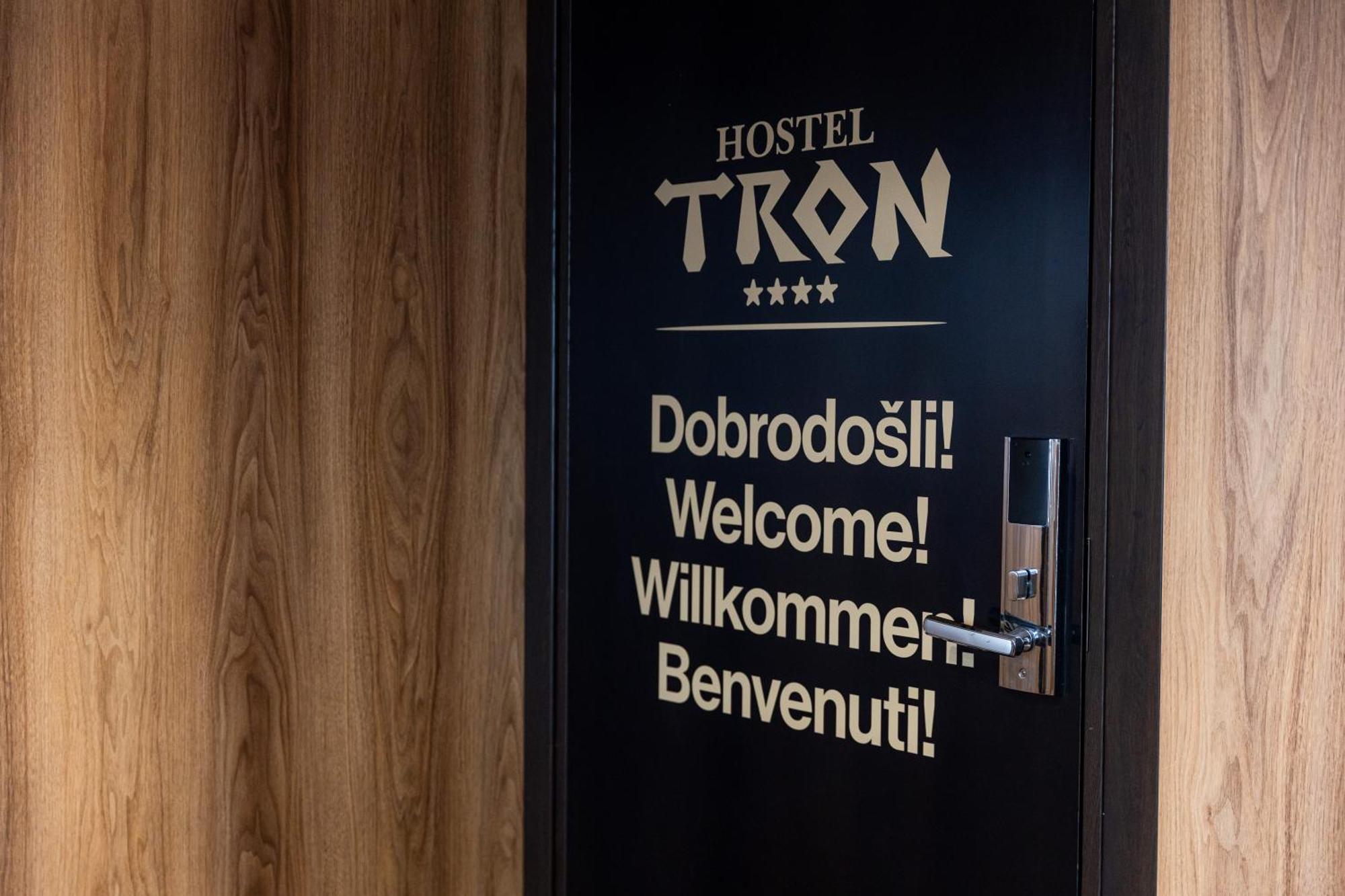 טראווניק Hostel Tron מראה חיצוני תמונה