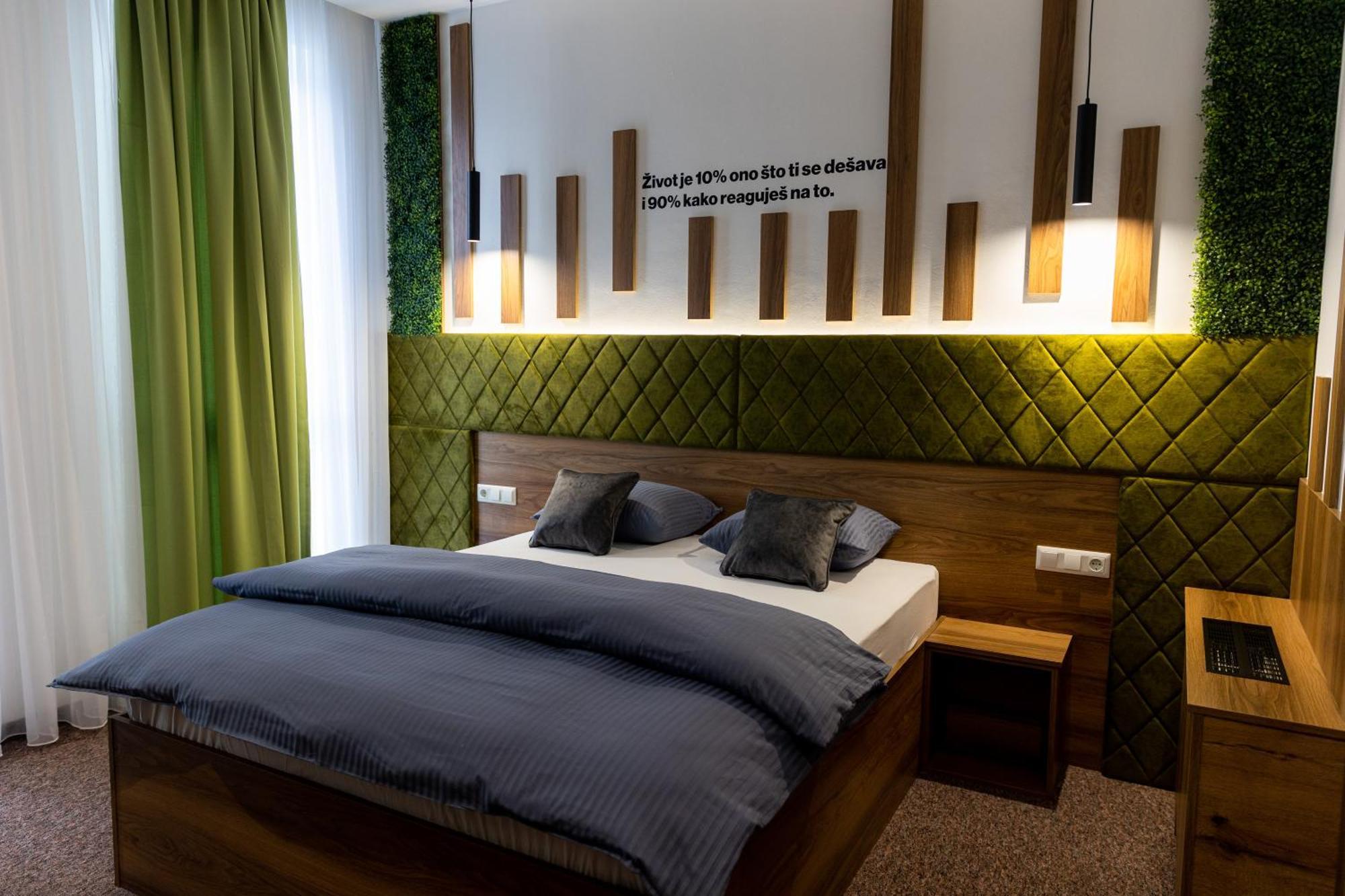 טראווניק Hostel Tron מראה חיצוני תמונה
