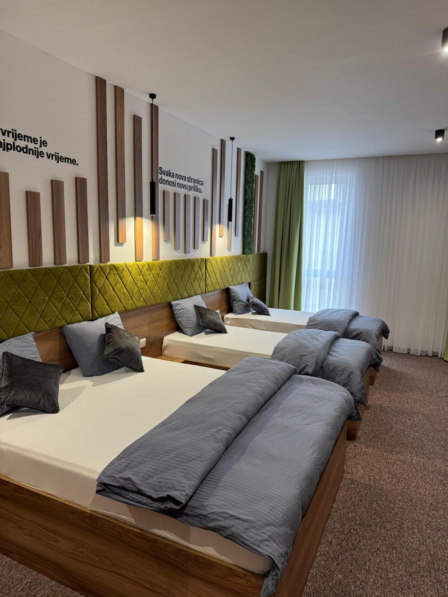 טראווניק Hostel Tron מראה חיצוני תמונה