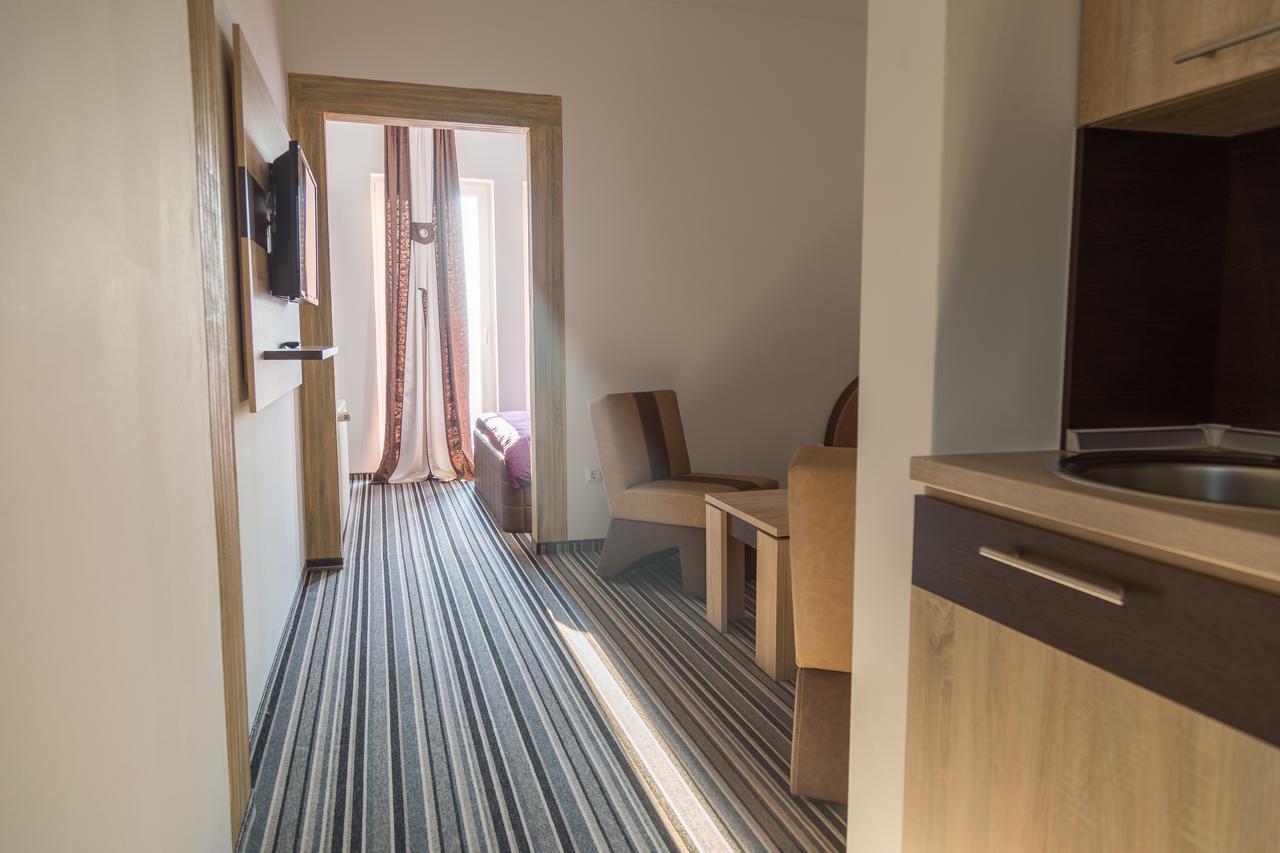 טראווניק Hostel Tron מראה חיצוני תמונה