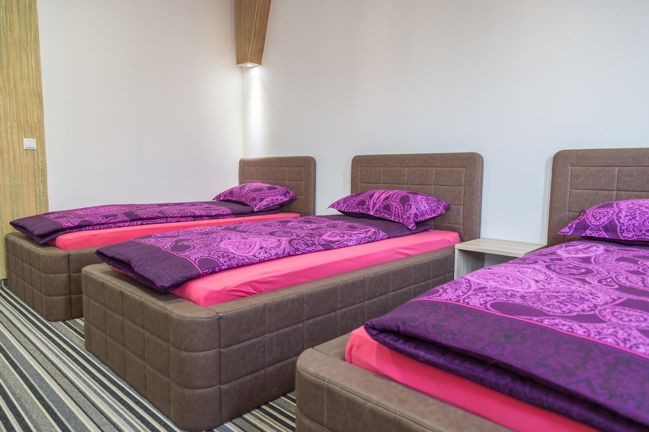 טראווניק Hostel Tron מראה חיצוני תמונה