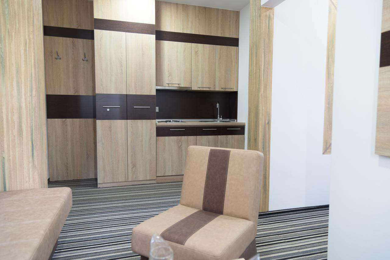 טראווניק Hostel Tron מראה חיצוני תמונה