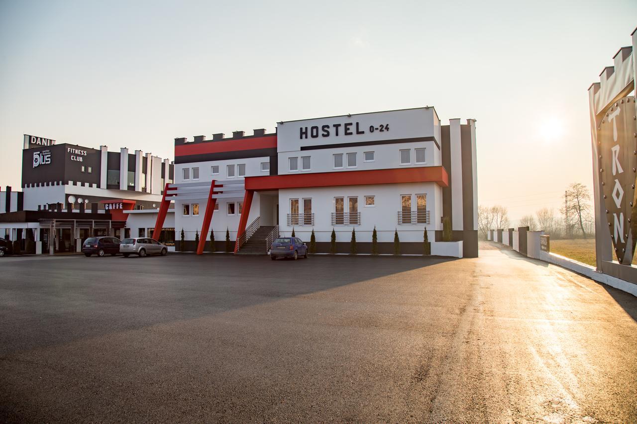 טראווניק Hostel Tron מראה חיצוני תמונה