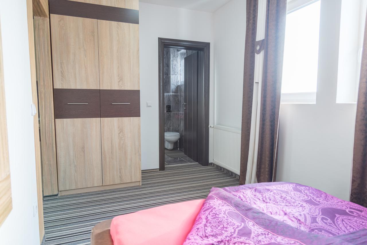 טראווניק Hostel Tron מראה חיצוני תמונה